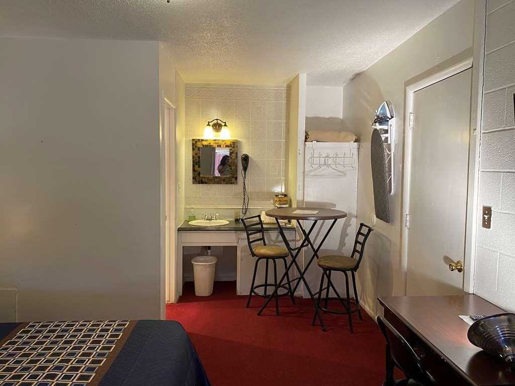 Knights Inn Fairview Номер фото