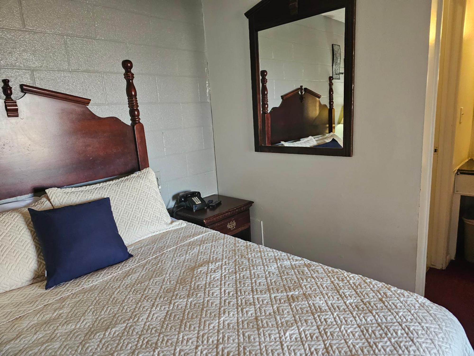 Knights Inn Fairview Экстерьер фото
