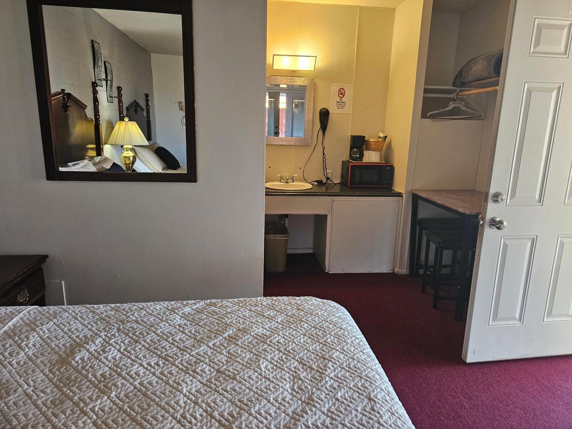 Knights Inn Fairview Экстерьер фото